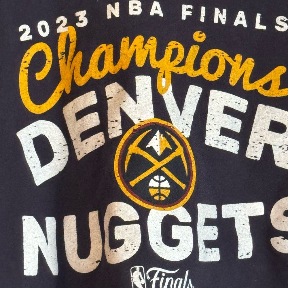 Denver Nuggets Majestic Threads Women's 2023 NBA Finals Champions Crop Navy - Picture 4 of 6